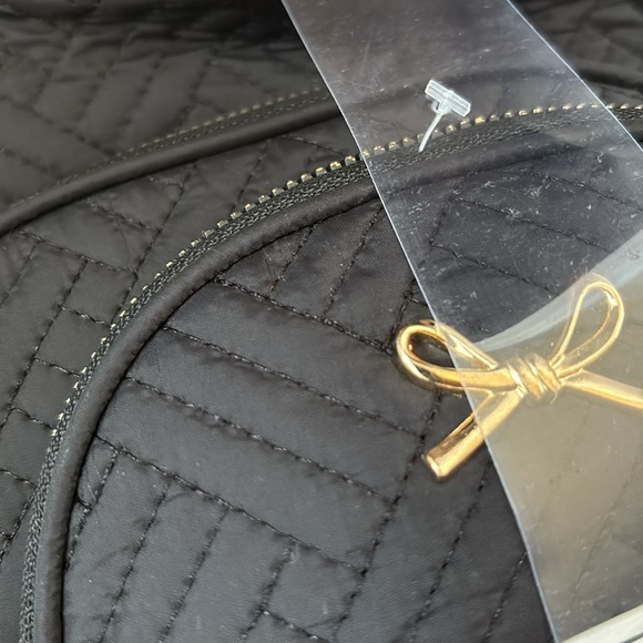 Nollia Cosmetic & Travel 3 pk set,quilted,gold zippers,vinyl interior,easy care - Picture 2 of 13